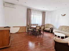 Timpuri Noi, particular, renovat, 1/8, 1990, dec., primul chirias